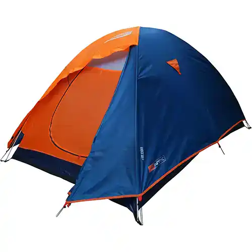 Esta é a Barraca Falcon da Nautika (NTK), um modelo clássico de estilo iglu projetado para camping e trekking, destacando-se por seu design aerodinâmico e funcional.